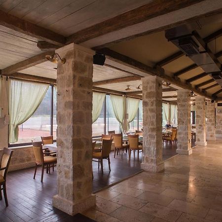 Hotel Trim Nikšić Buitenkant foto