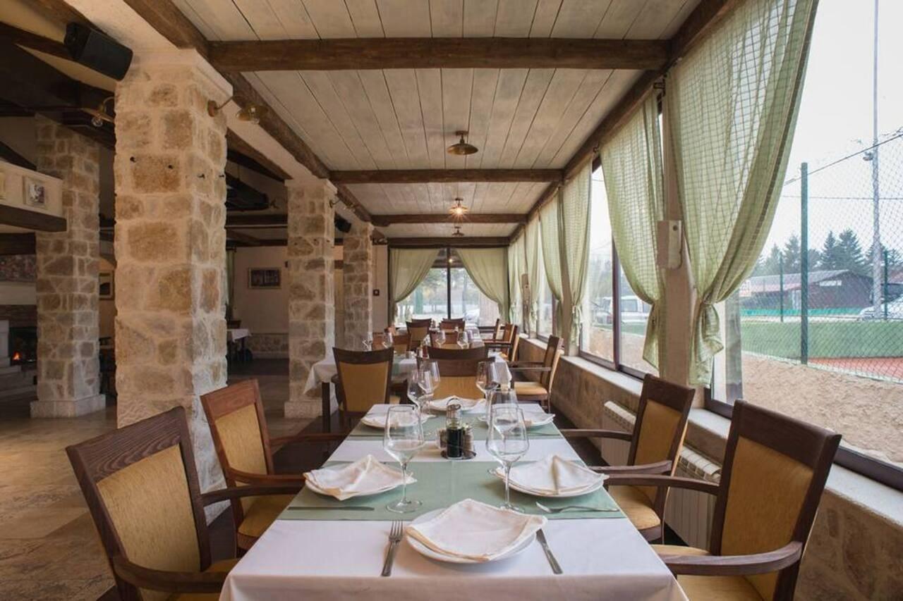 Hotel Trim Nikšić Buitenkant foto