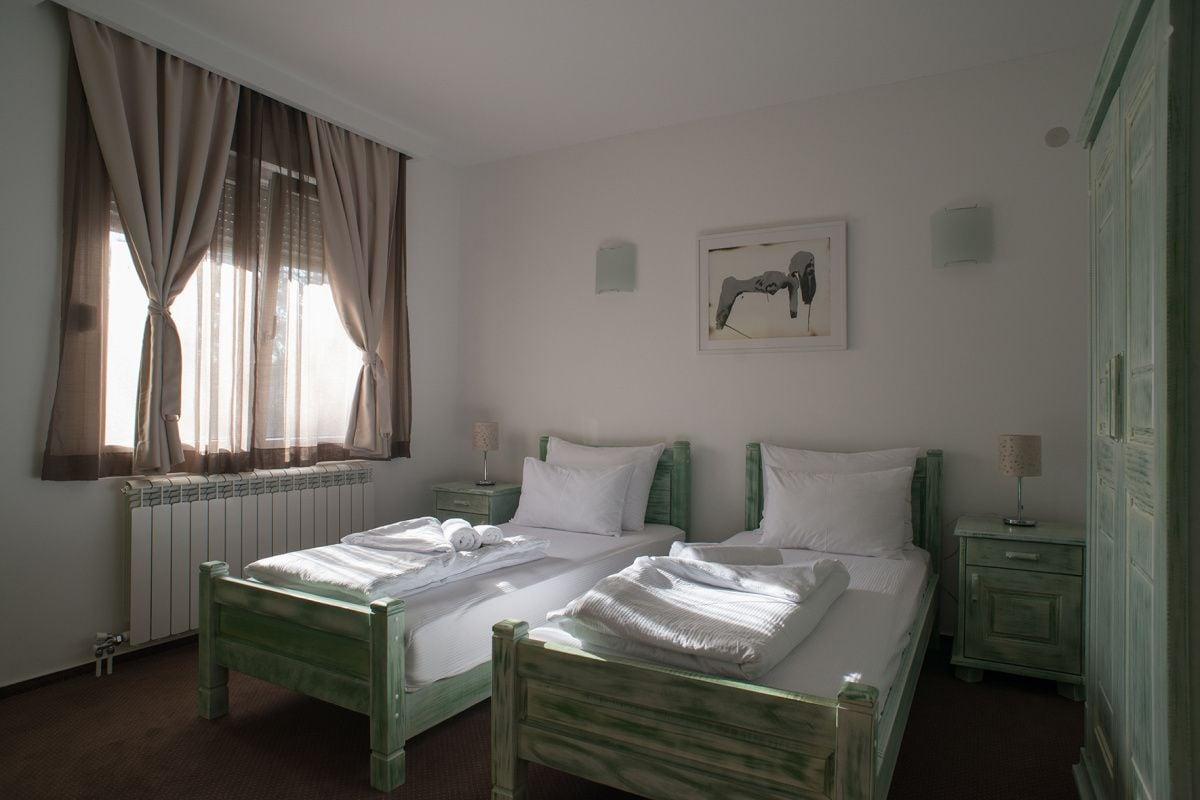 Hotel Trim Nikšić Buitenkant foto