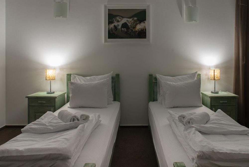 Hotel Trim Nikšić Buitenkant foto