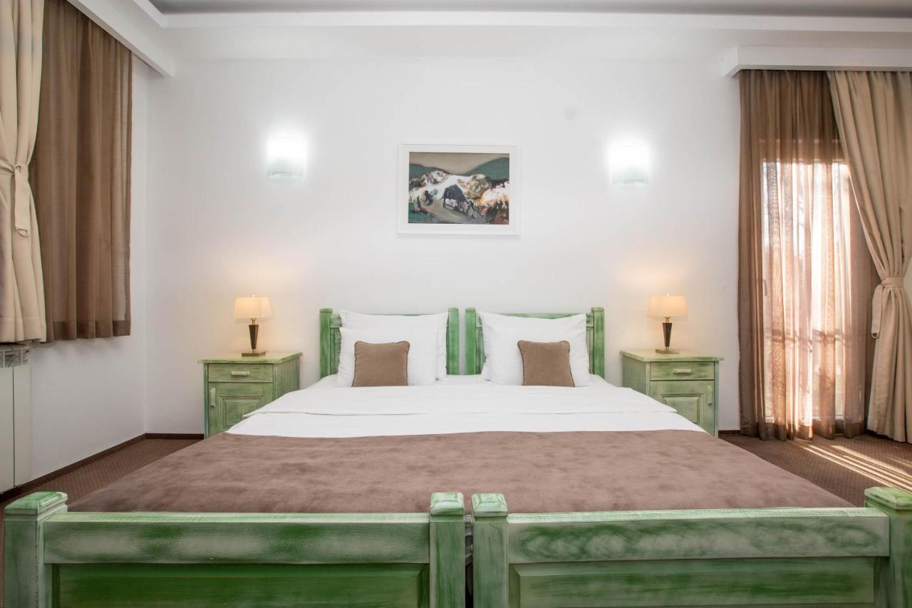 Hotel Trim Nikšić Buitenkant foto