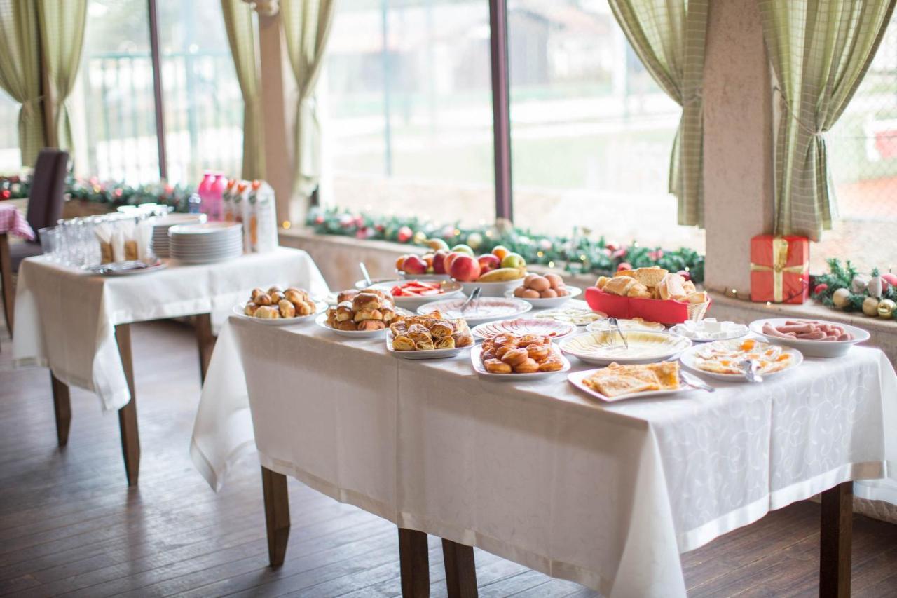Hotel Trim Nikšić Buitenkant foto