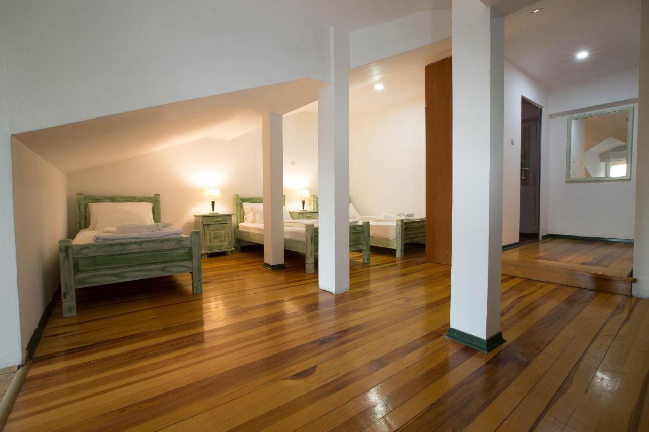 Hotel Trim Nikšić Buitenkant foto