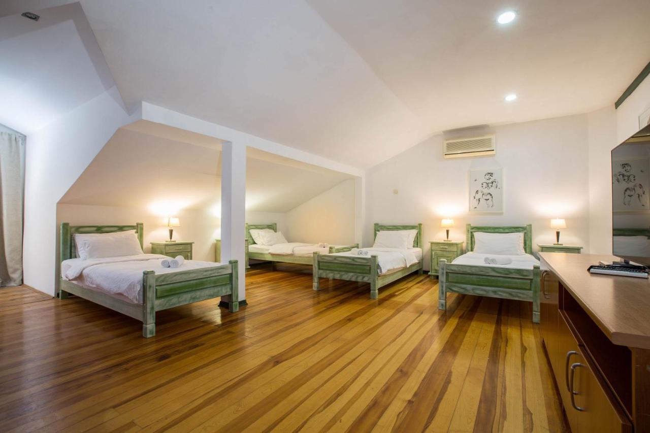Hotel Trim Nikšić Buitenkant foto